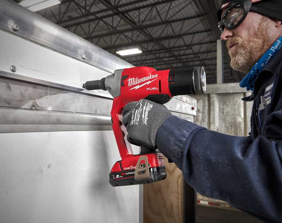 Rivettatrice a batteria M18 ONEFPRT-202X 