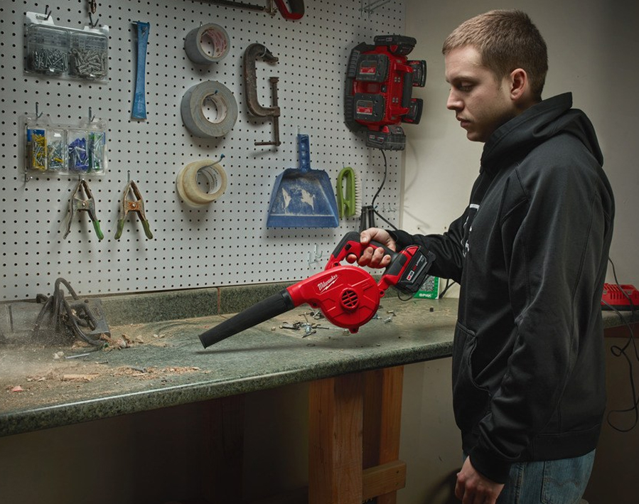 Soffiatore a batteria M18 BBL 