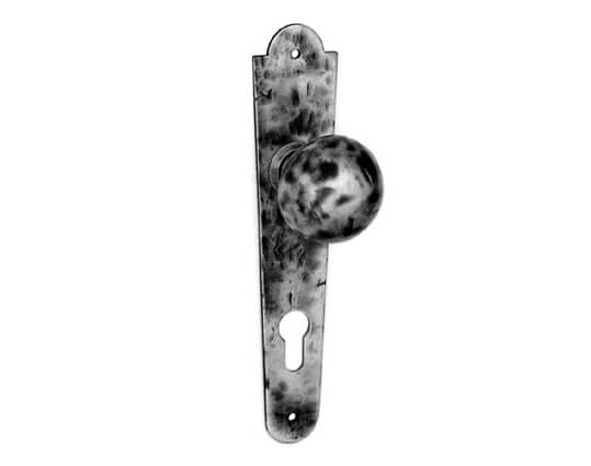 Pomolo fisso su placca serie PILA+DORELLA 