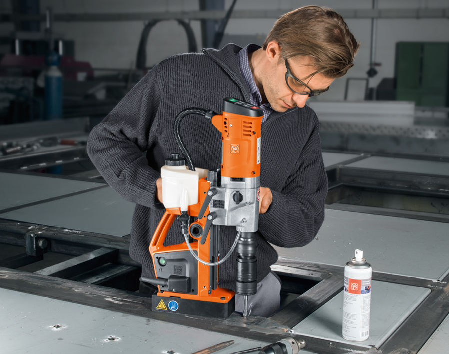 Trapano universale con punta a corona e base magnetica KBU 35-2 Q 
